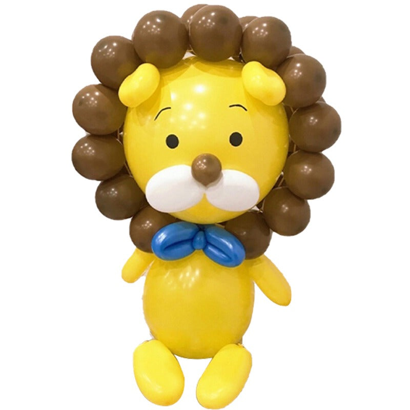 Lion Balloon Twisting