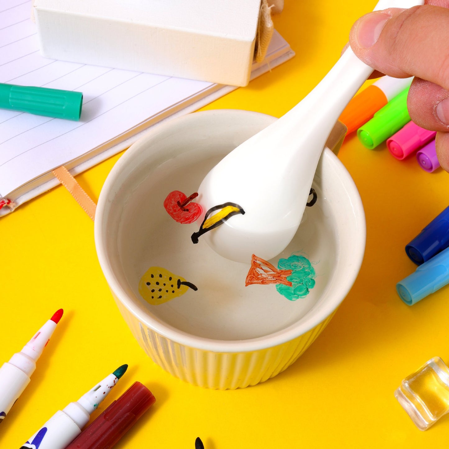 Magical floating paintbrush | Floating whiteboard marker | Floating whiteboard marker